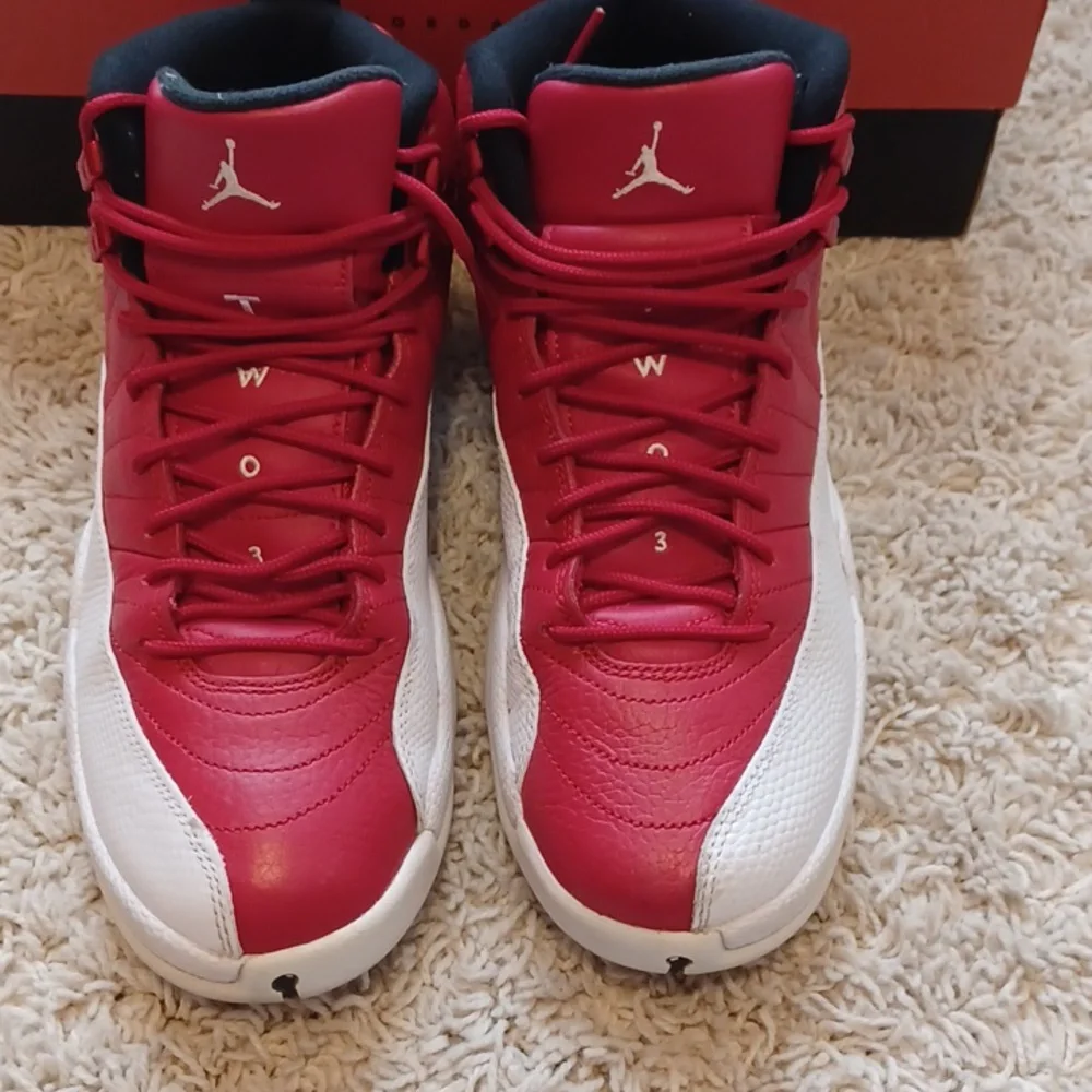 EUC Air Jordan 12 Retro Size 8 Red / White - Picture 13 of 16